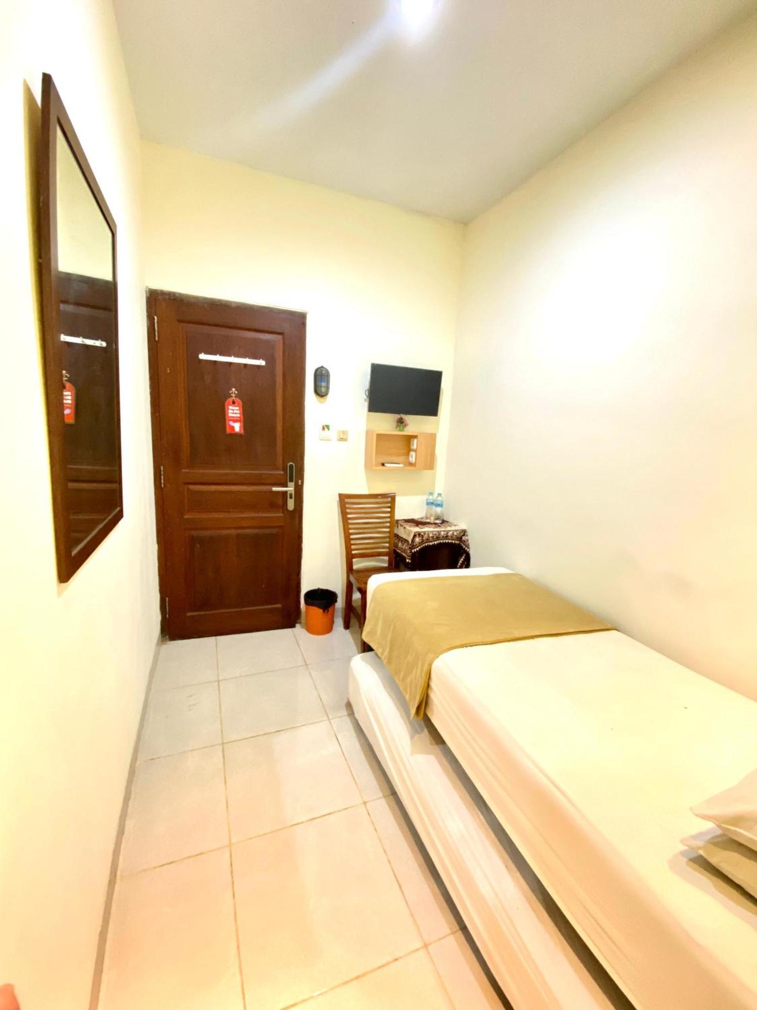Cabin Hotel Bhayangkara Yogyakarta Exterior foto